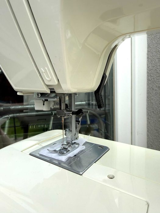 Швейна машинка JANOME JUNO 523