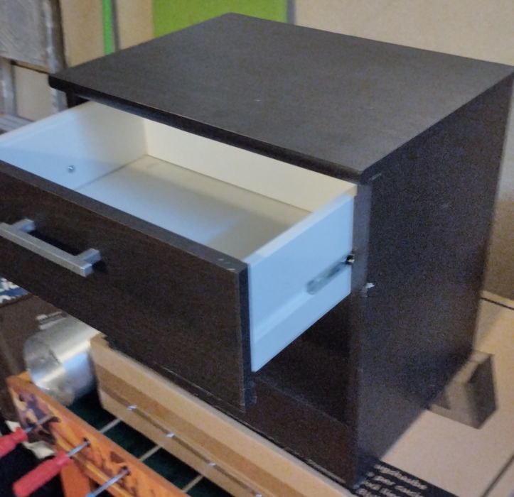 Mesinha de cabeceira