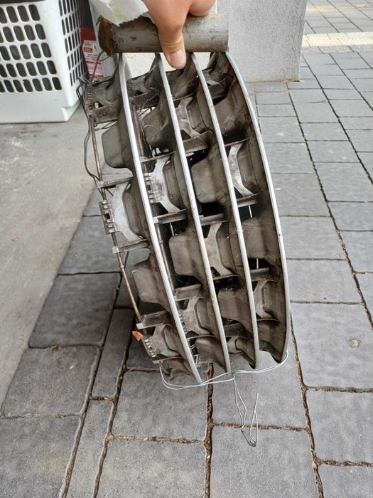 4x Oryginalne felgi stalowe 16" oraz kołpaki i śruby do Volvo V40 2014