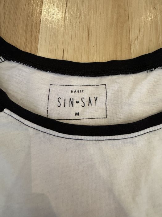 T-shirt damski Sinsay