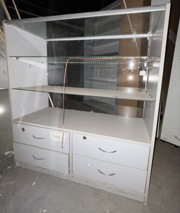 Тумба-вітрина ,скляна вітрина для магазину