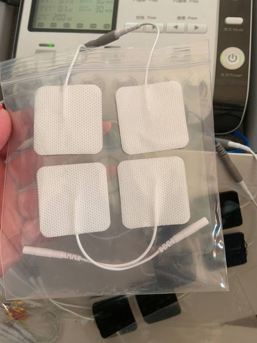 Багатофункціональний електричний стимулятор м'язів акупунктурний масаж