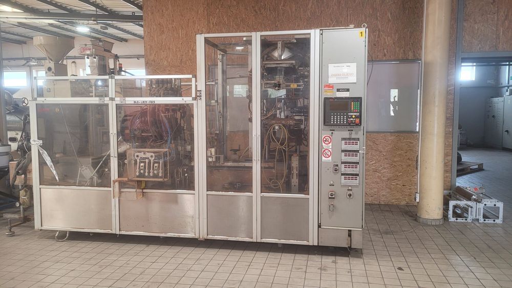 Używana maszyna do pakowania kawy mielonej w opakowania vaccum Bosch typ PKS - format opakowania 250g