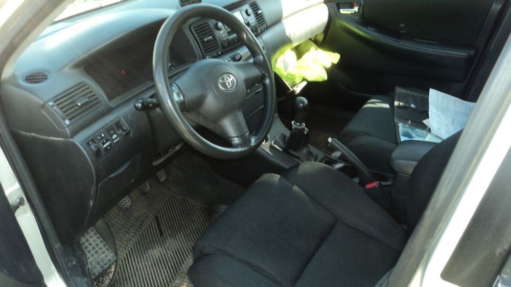 Toyota Corolla 1.4 D-4D 5P 2005 - Para Peças