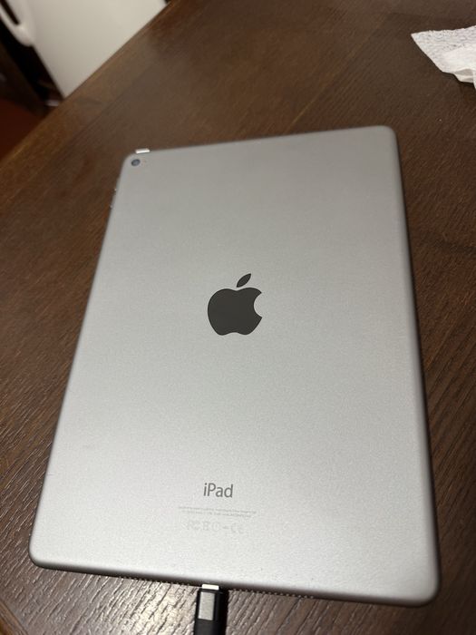 Планшет iPad Air 2