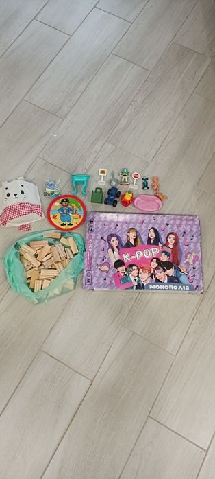 Настільна монополія , дженга,іграшки