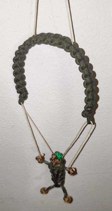 Boneco em Paracord (paraquedista)