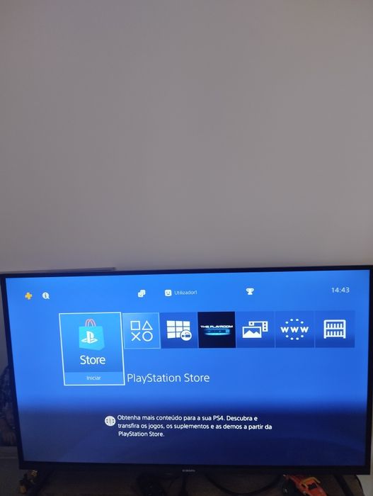 Vendo PS4 + Cabos + Controle