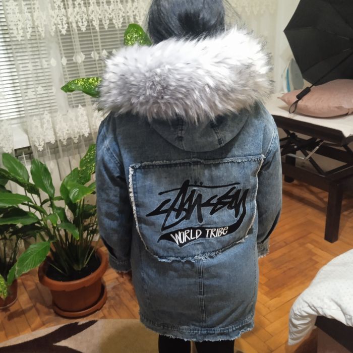 Жіноча джинсова парка на теплому хутрі