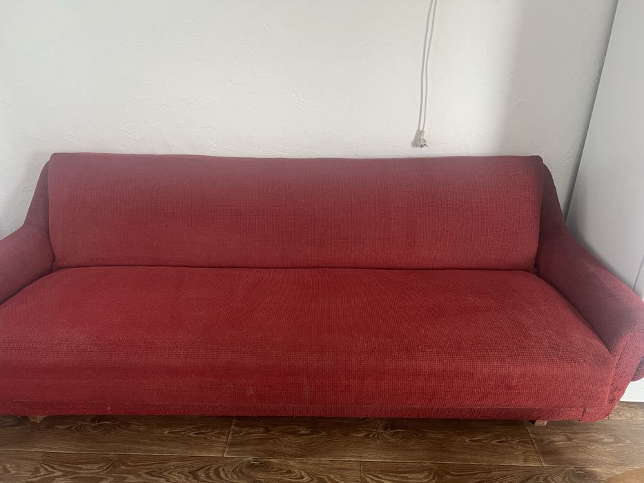 Продам диван для дачі