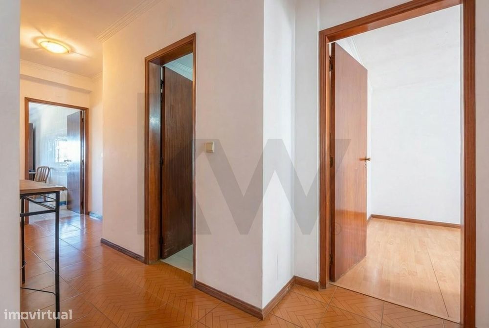 Apartamento T3 com varanda no centro da Mealhada