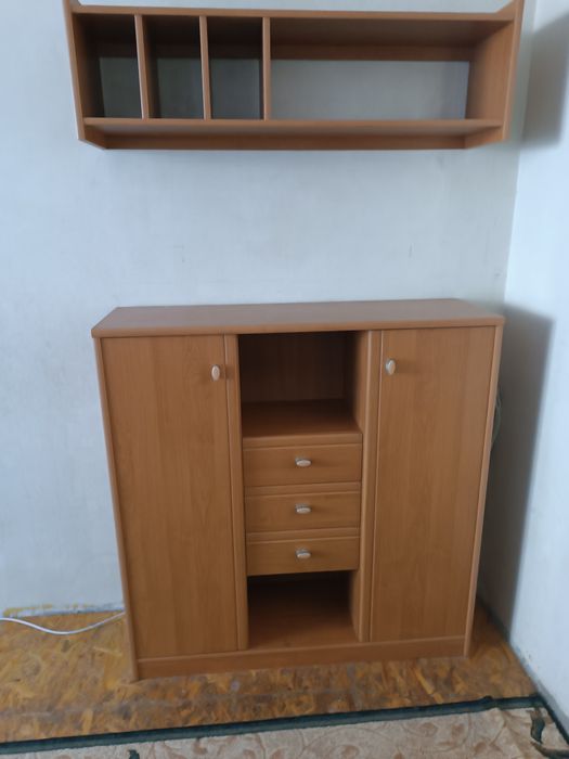 Тумба комод и навесная полка в хорошем состоянии.