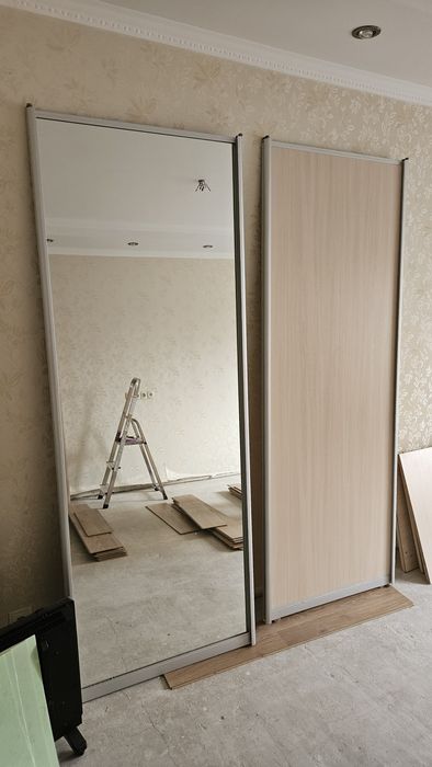 Двері для шафи-купе з направляючими і коліщатами. Розмір 2120 х 790 мм