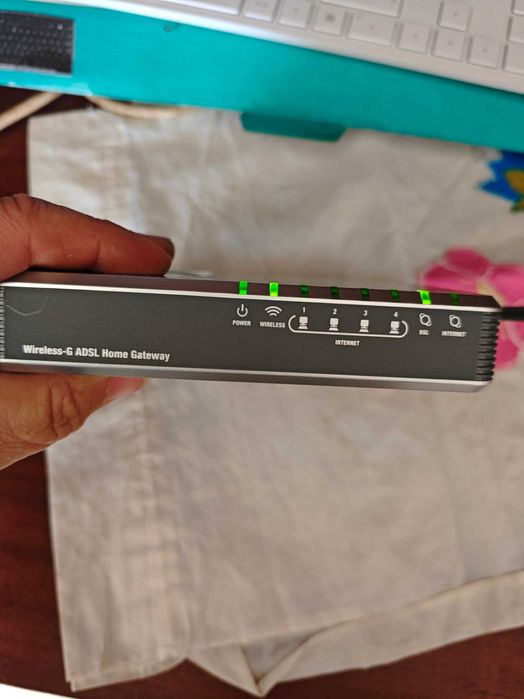 Router Wireless Linksys WAG200G64298012483971121