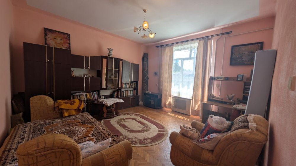 Продаж 2 кімнатна квартира центральна частина