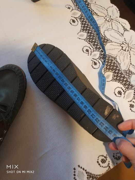 Półbuty khaki damskie 39. Nessi.