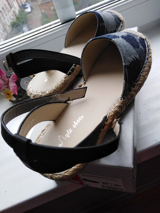 Sprzedam espadryle nowe