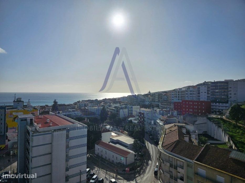 Apartamento T1 com Vista Mar e Terraço na Vila de Sesimbra!