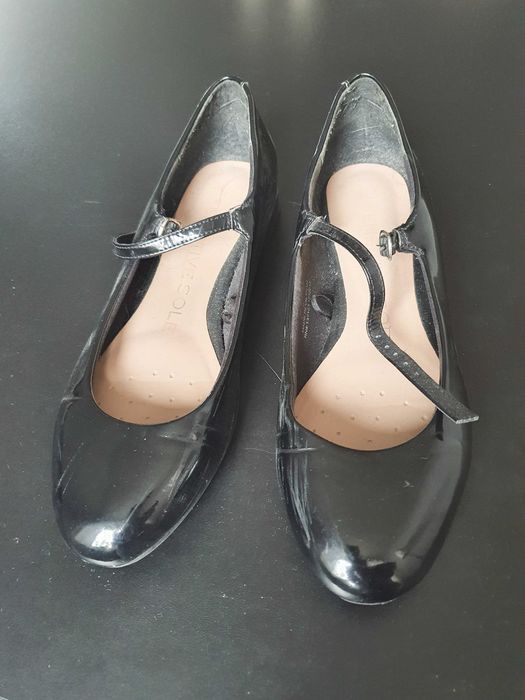 buty czarne lakierki baleriny zapinane Mary–Jan
