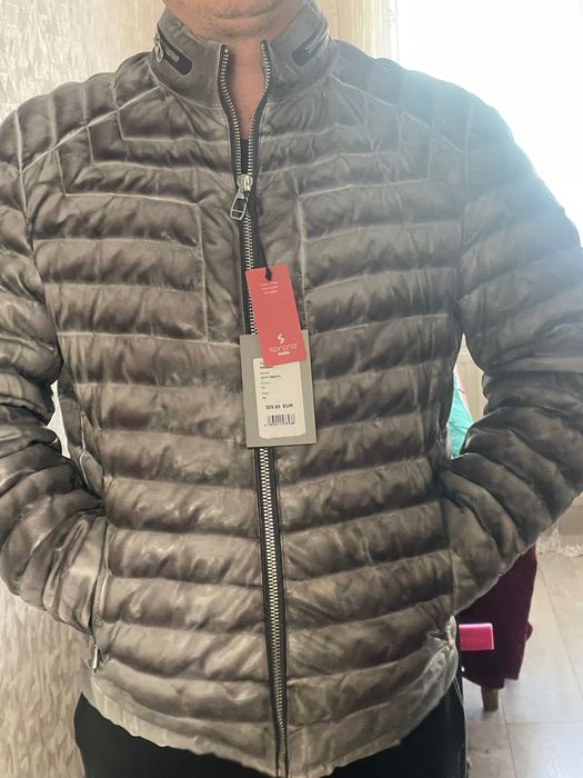 Куртки Чоловіча .