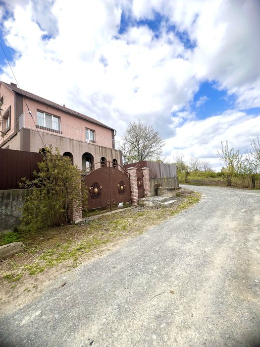 Будинок 256м² + 10 соток | Раково | Гараж, сауна, 5 кімнат
