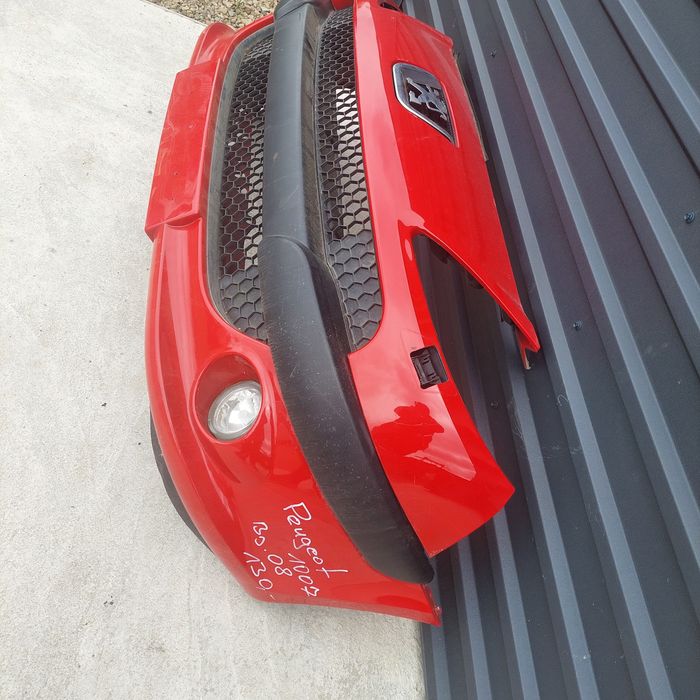 Бампер передній Peugeot 1007.