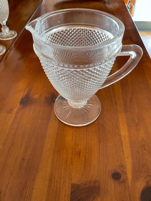 Conjuntos de 10 copos com pé + jarro