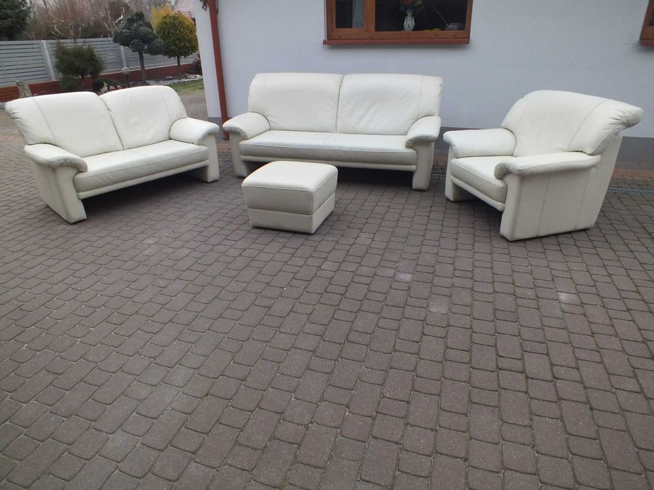 Zestaw wypoczynkowy skórzany 3+2+1+pufa kolor ecru.