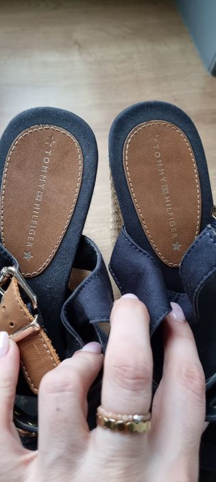 Sandały na koturnie Tommy Hilfiger roz41