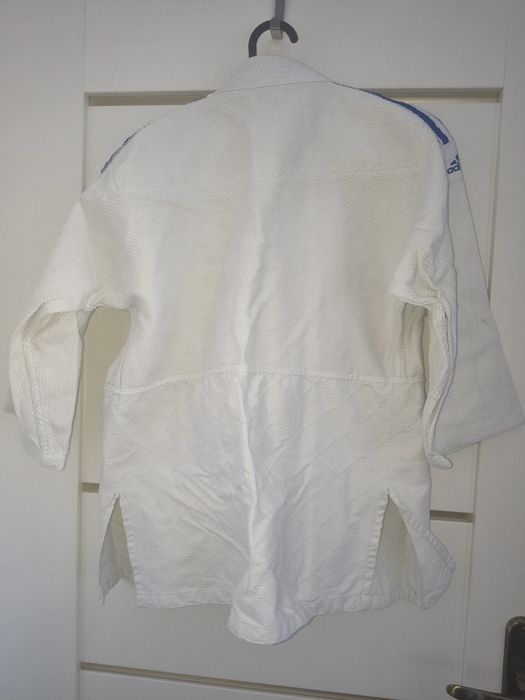 Sprzedam kimono 150 cm