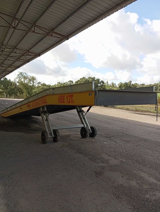 Rampa de carga Móvel Elétrica - HSE 12TN