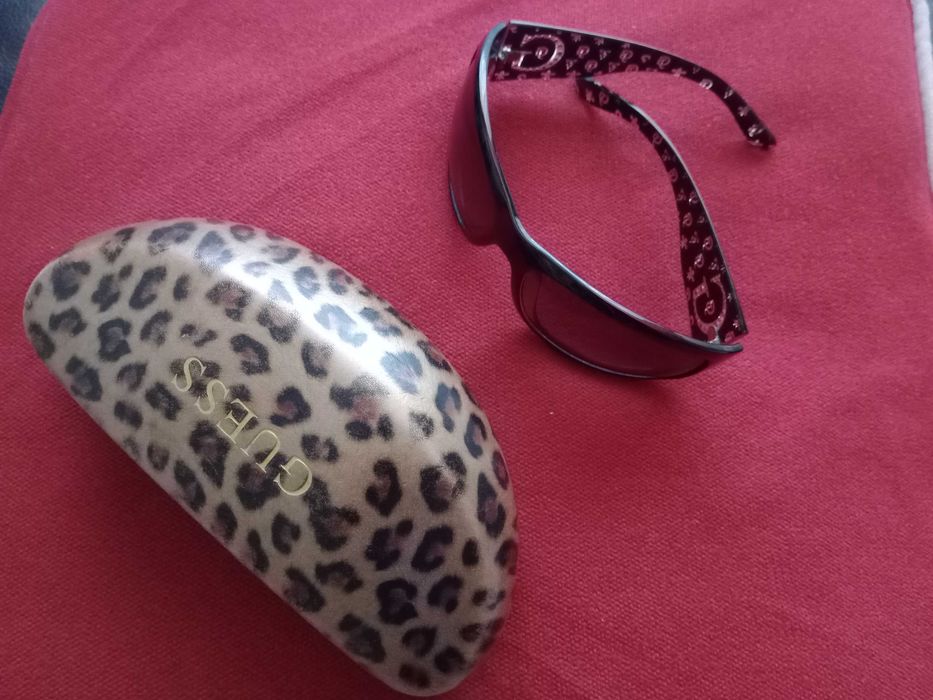 Óculos de sol Guess