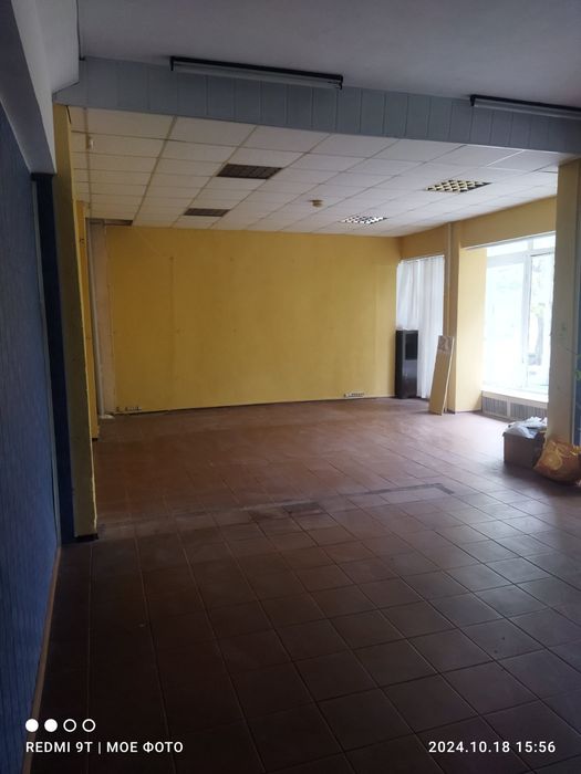 Здаеться в оренду площадь кв.м.,76 кв.м ., П.Глазового,Артем