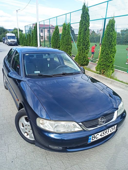 Opel Vectra 1.8 бензин 2000р.