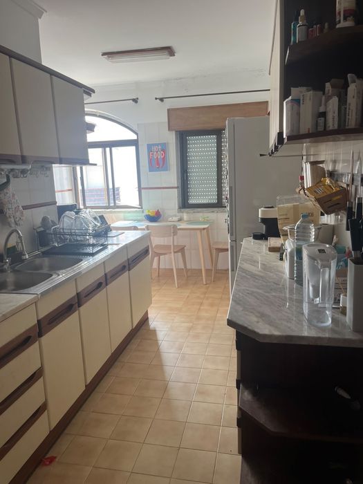 Apartamento T3 com Garagem e Sótão em Alenquer