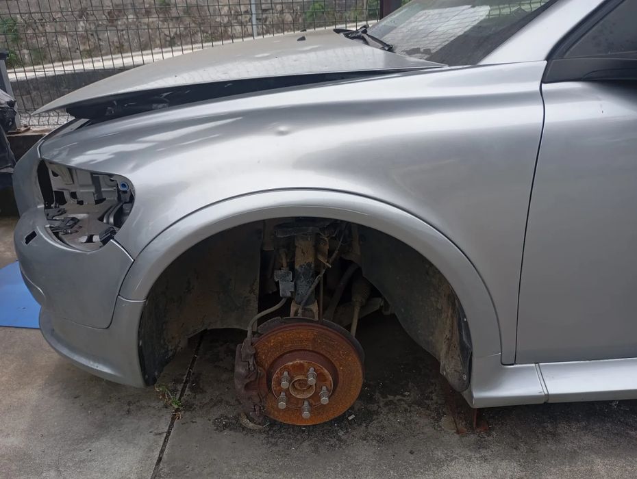Guarda-lamas esquerdo VOLVO C30