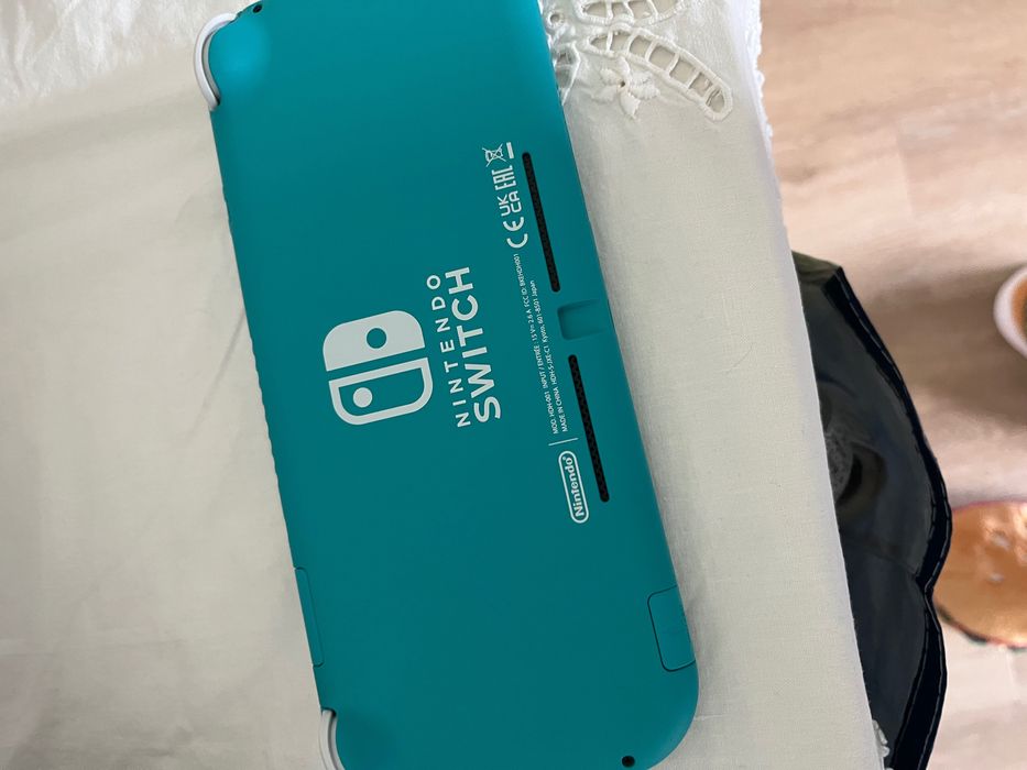 Nintendo Switch lite e Pokémon legends Za