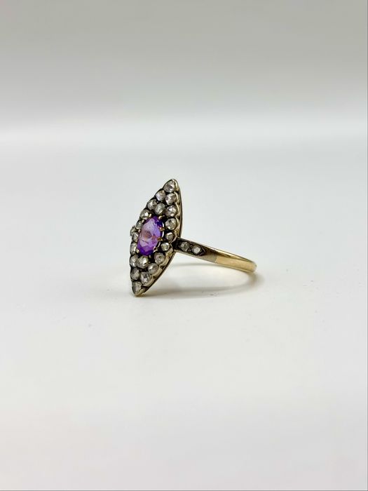 Złoty pierścionek z Ametystem i Diamentami