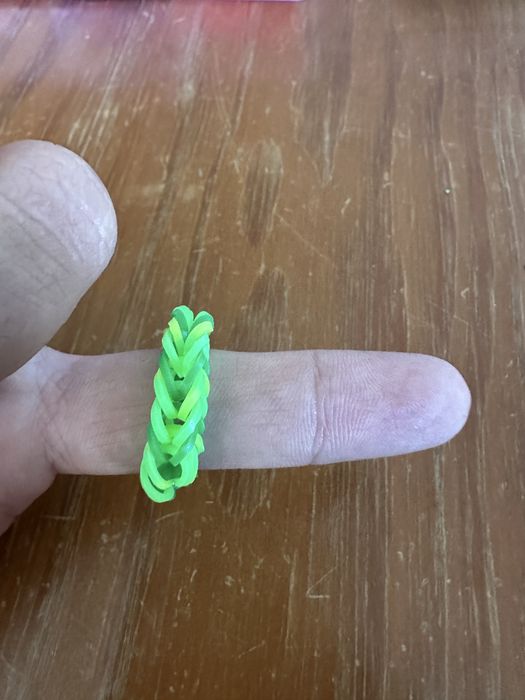 Pulseiras ,aneis e colares artesanais com elasticos