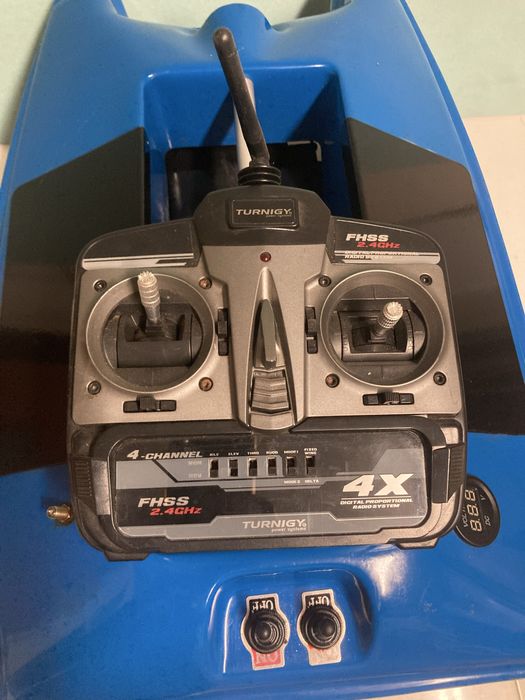 Łodka zanętowa  zdalnie sterowana