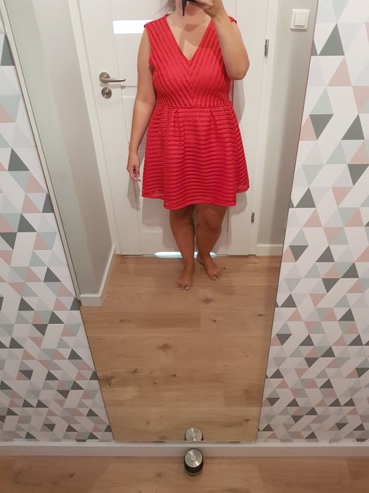 H&m sukienka czerwona r 44 (bardziej 42 Nieelastyczna)