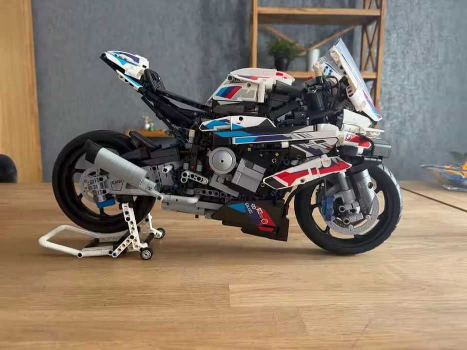 Réplica LEGO BMW M 1000 RR – Novo por montar