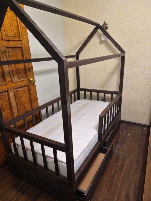 Дитяче ліжко з матрацом(160х80). Самовивіз