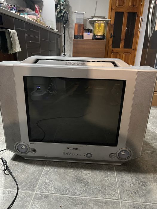 Телевизор samsung