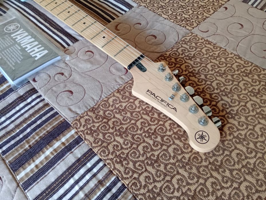 Yamaha Pacifica 112V