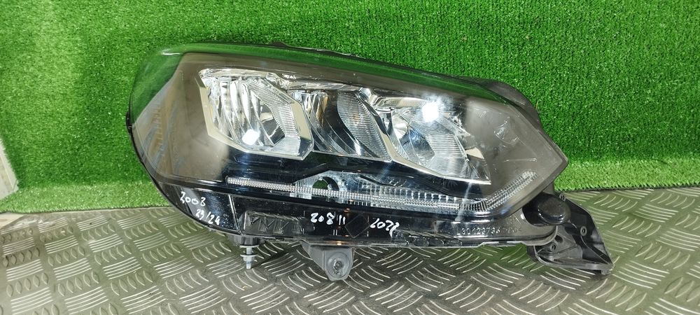 Farol frente direito Peugeot 2008