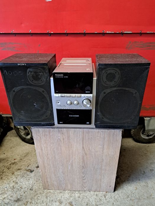Wieża Panasonic SA-PM 53 5xCD, odtwarzacz na kasety, dwa głośniki, czysto odbiera radio