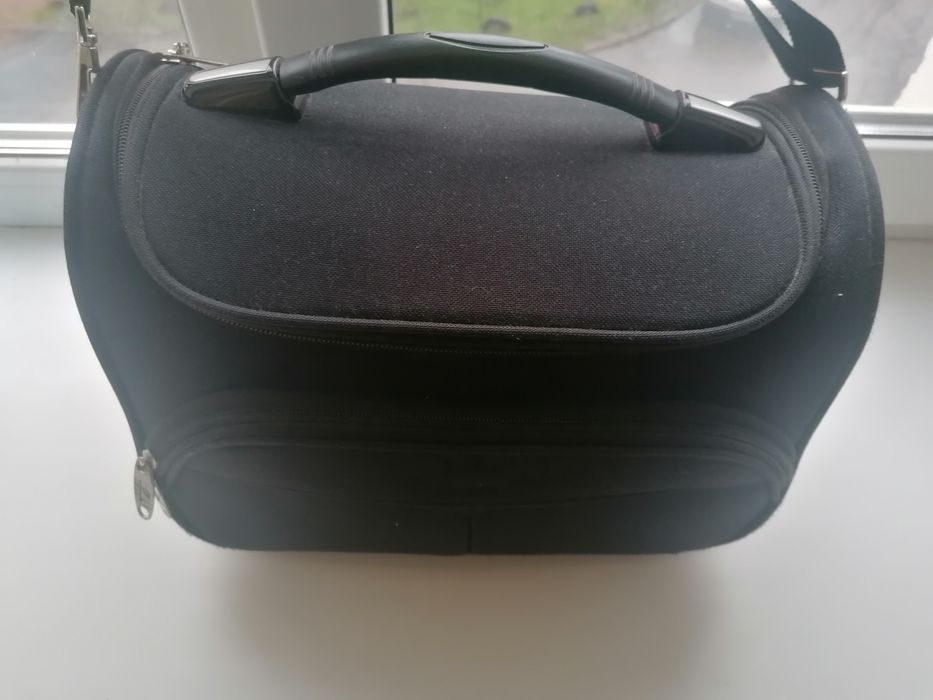 Продам сумка чемодан.