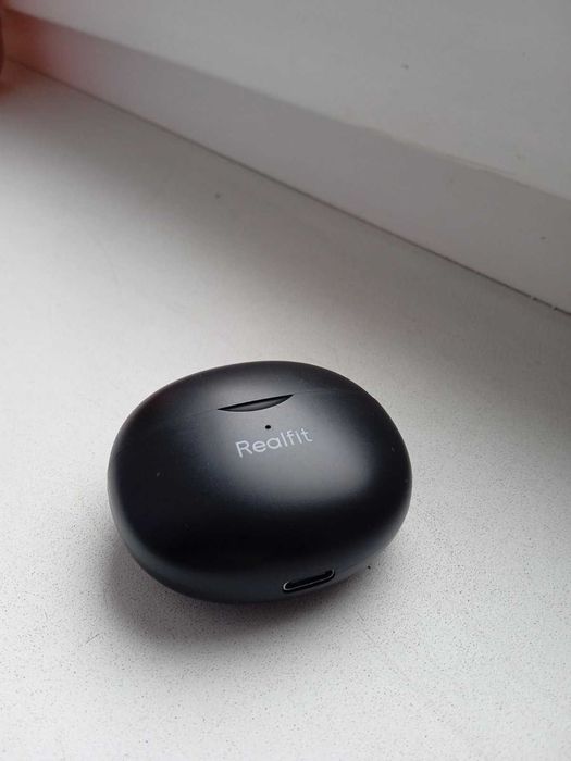 Кейс для навушників Realfit F2 з Bluetooth 5.3