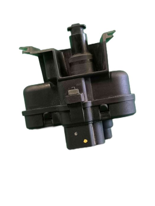 Fecho de deposito de combustível VW SCIROCCO III 5N0810773D (OEM)